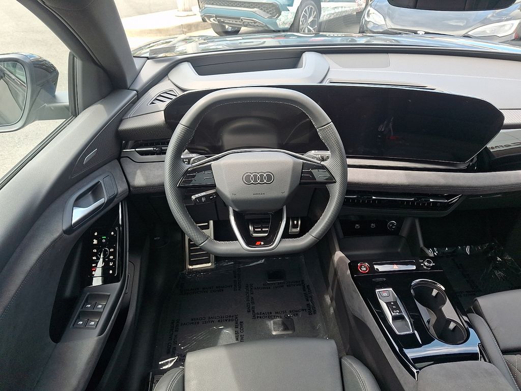 Thumbnail: 2025 Audi SQ6 e-tron - 11