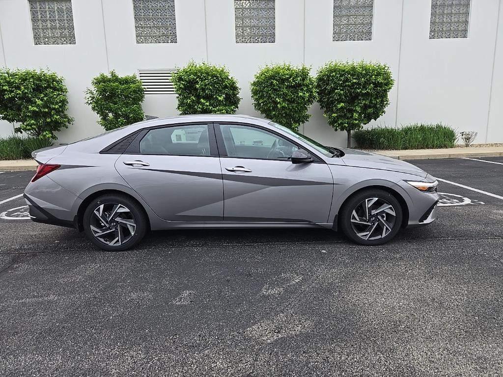 2025 Hyundai Elantra Sport 9