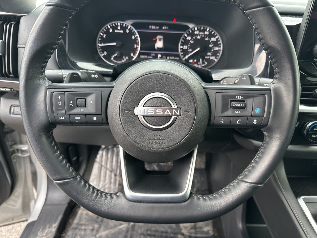 2024 Nissan Pathfinder SV photo