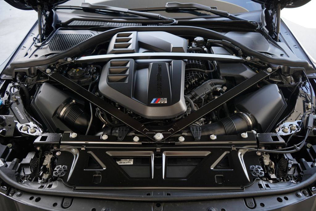 Thumbnail: 2025 BMW M2 - 21