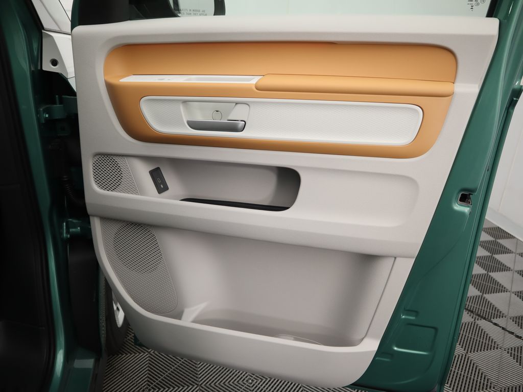 Thumbnail: 2025 Volkswagen ID.Buzz - 27