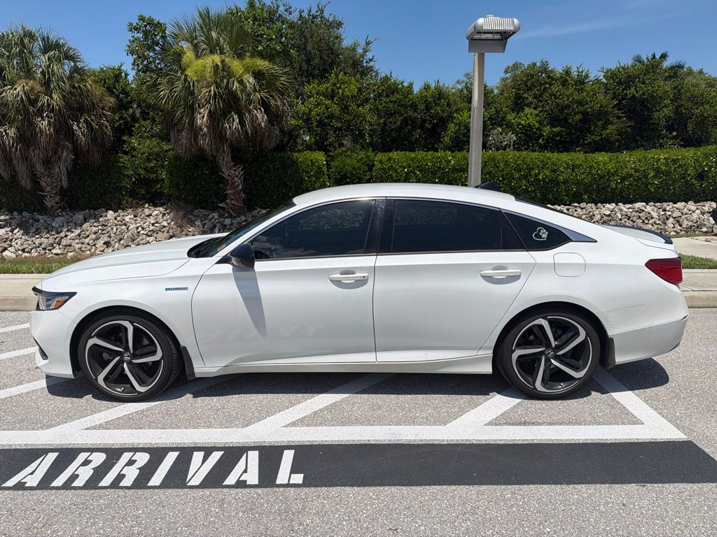Used 2022 Platinum White Pearl Honda Sport image 2