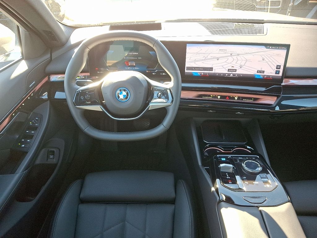 Thumbnail: 2025 BMW i5 - 13