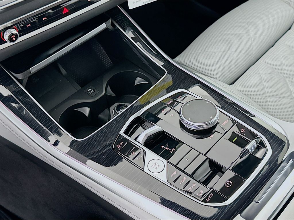 Thumbnail: 2026 BMW X5 - 15