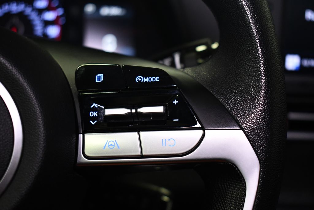 Thumbnail: 2021 Hyundai Elantra - 22