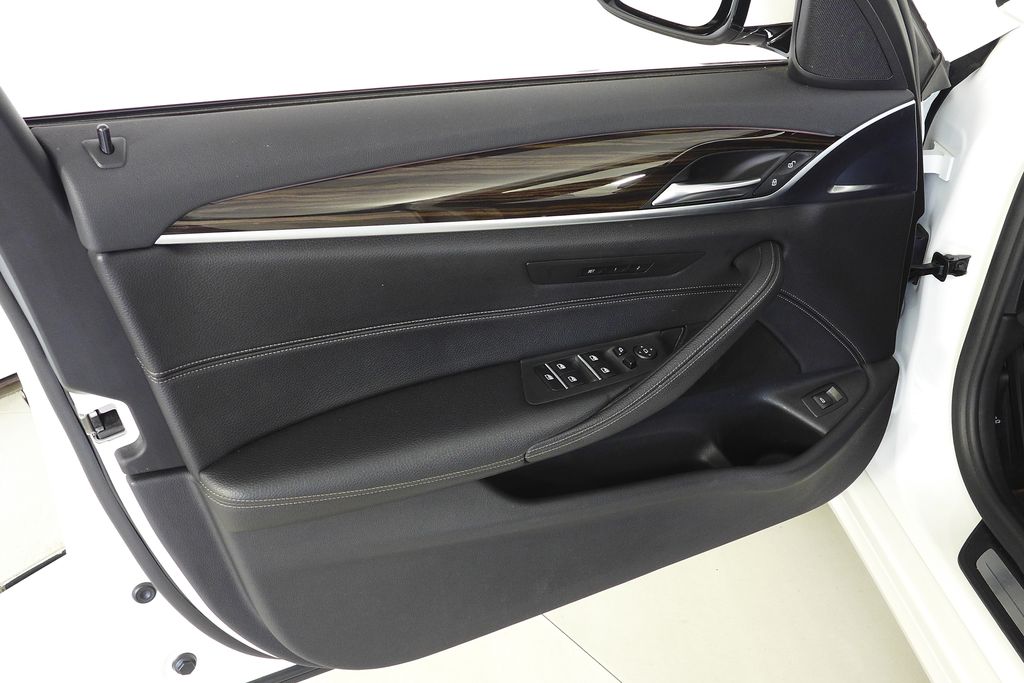 Thumbnail: 2019 BMW 5 Series - 12
