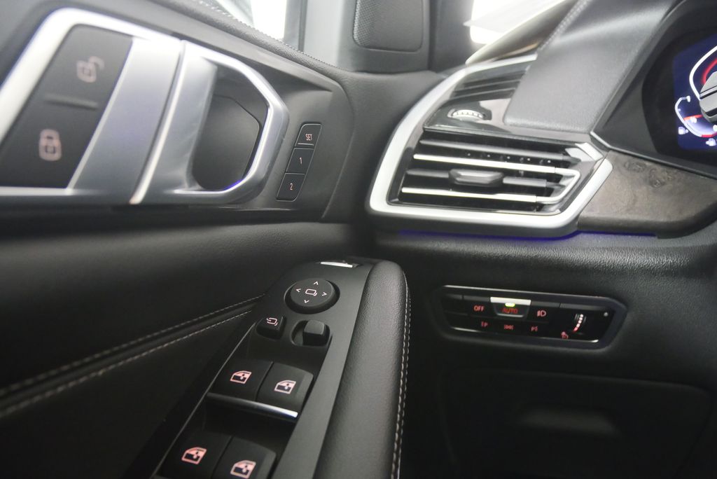 Thumbnail: 2023 BMW X5 - 21