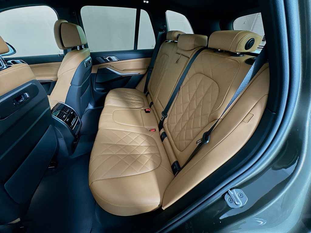Thumbnail: 2026 BMW X5 - 17