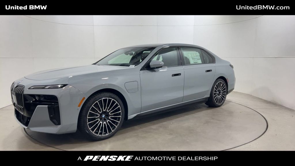 Thumbnail: 2026 BMW 7 Series - 4