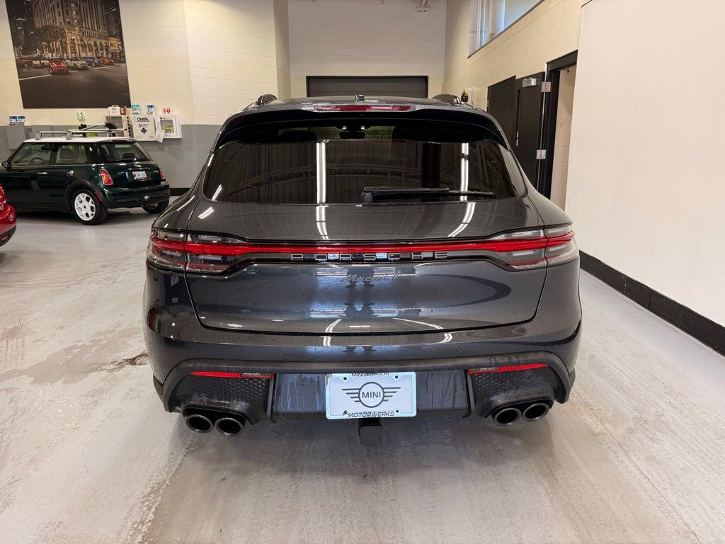2023 Porsche Macan Base 4