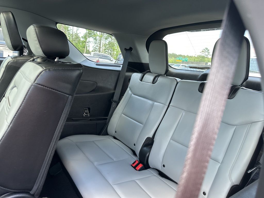2021 Iconic Silver Metallic Ford Explorer XLT 4X4 SUV