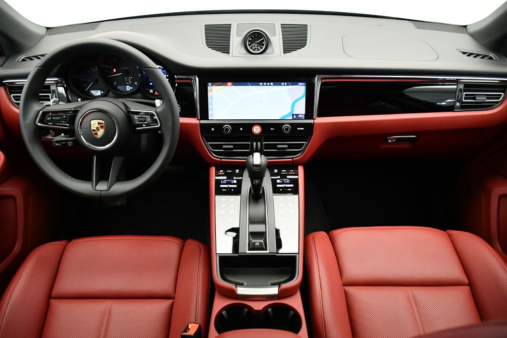 Thumbnail: 2026 Porsche Macan - 23
