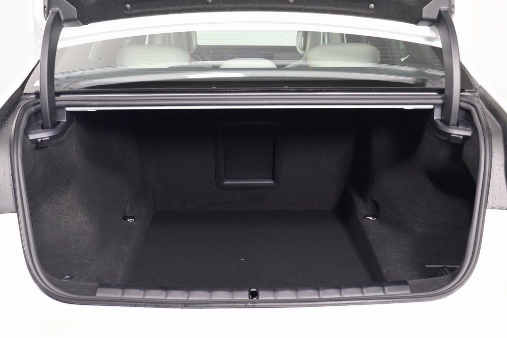 Thumbnail: 2026 BMW 7 Series - 8