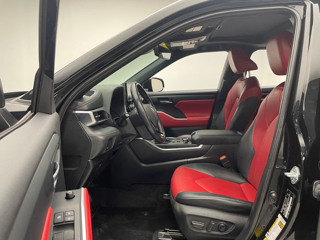 Thumbnail: 2021 Toyota Highlander - 12