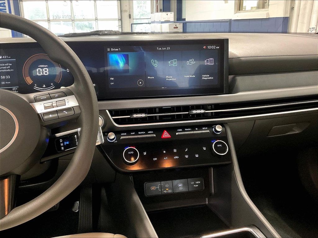 2025 Hyundai Sonata — photo 18