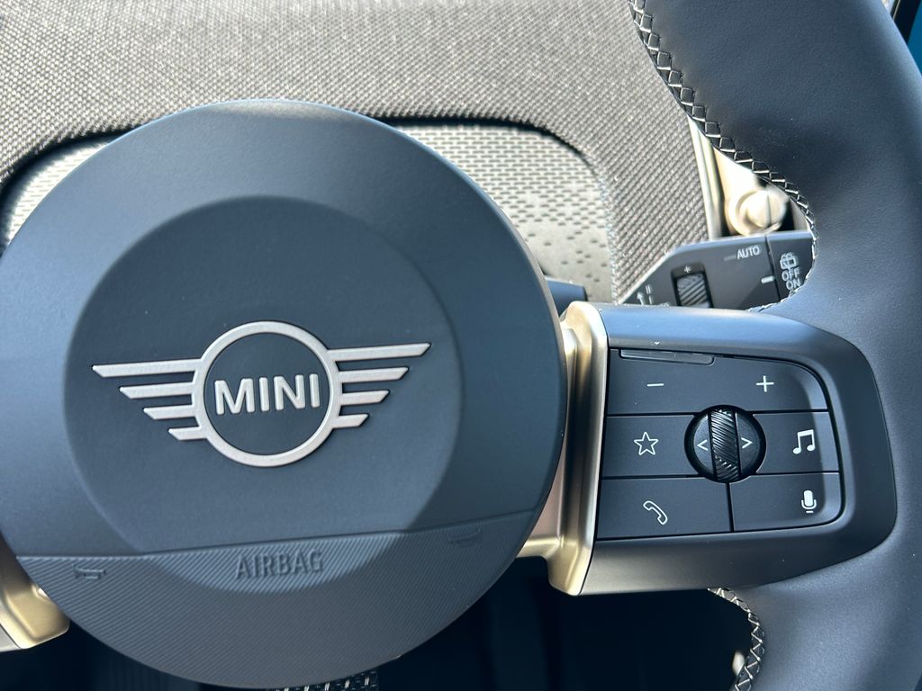 2025 MINI Cooper Countryman Signature 20