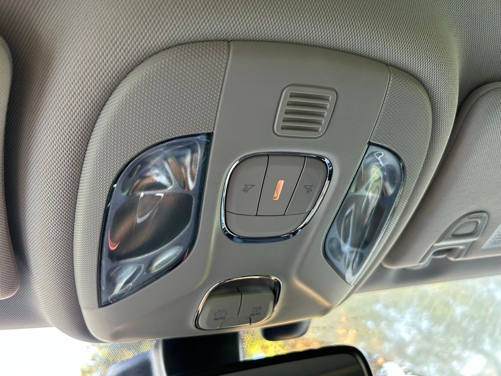Thumbnail: 2020 Jeep Compass - 30