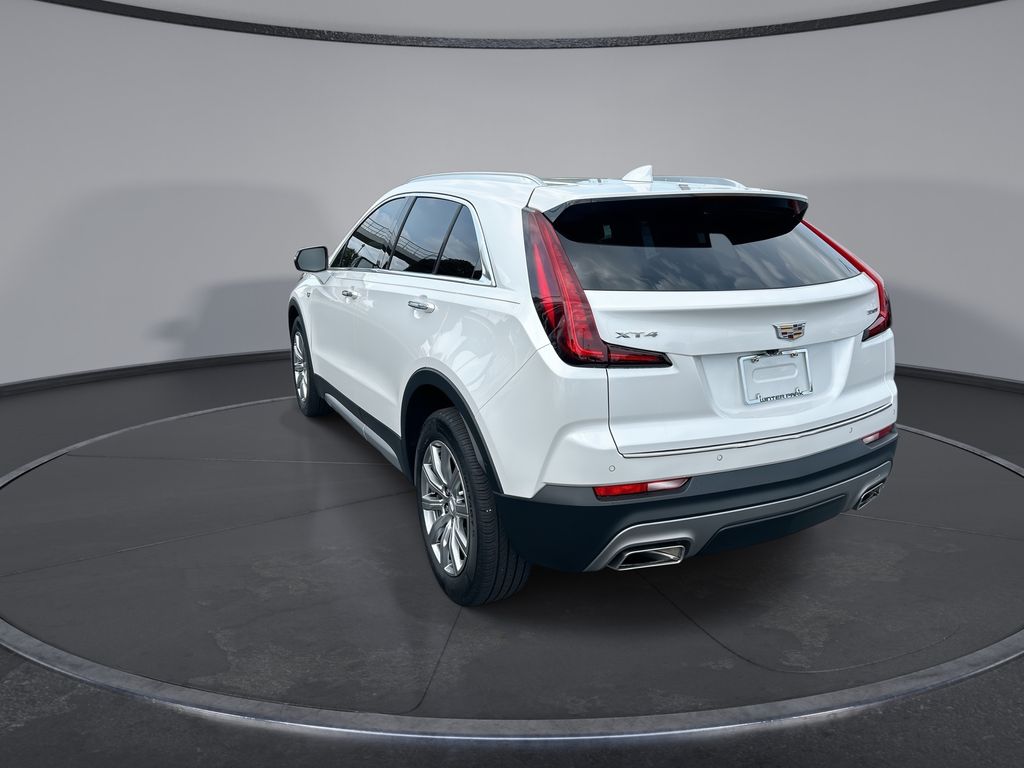 Thumbnail: 2022 Cadillac XT4 - 10