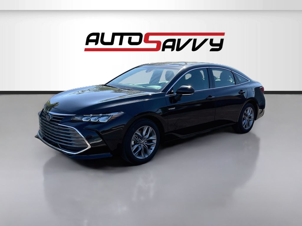Used 2020 Black Toyota XLE Plus image 3