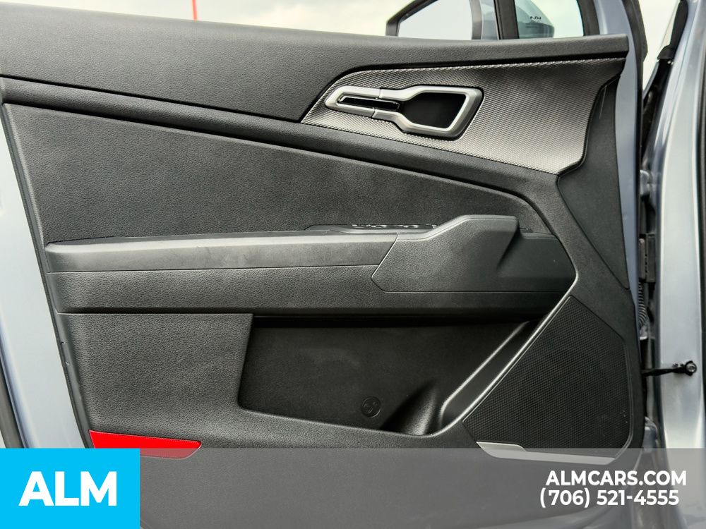 2025 Kia Sportage LX - Photo 11