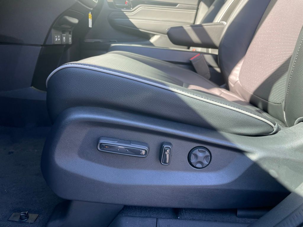Thumbnail: 2026 Honda Odyssey - 26