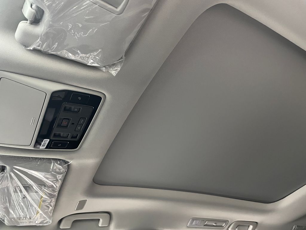 Thumbnail: 2025 Toyota Grand Highlander - 30