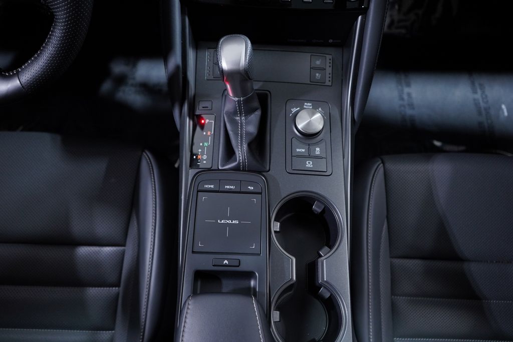 Thumbnail: 2022 Lexus IS - 14