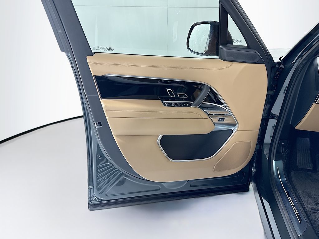 Thumbnail: 2026 Land Rover Range Rover - 25