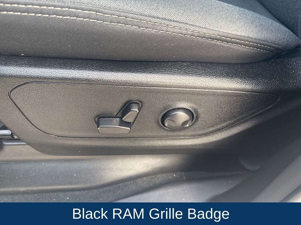2023 Ram 1500 Big Horn Crew Cab 4x4 5'7" Box