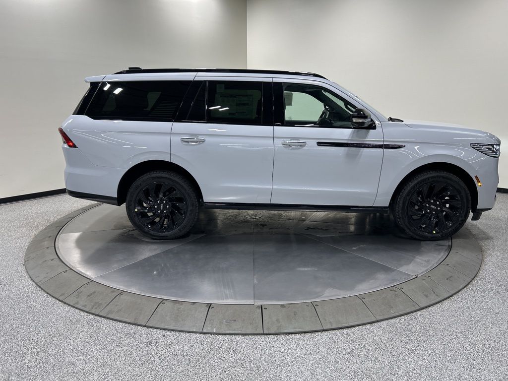new 2026 Lincoln Navigator car, priced at $106,480