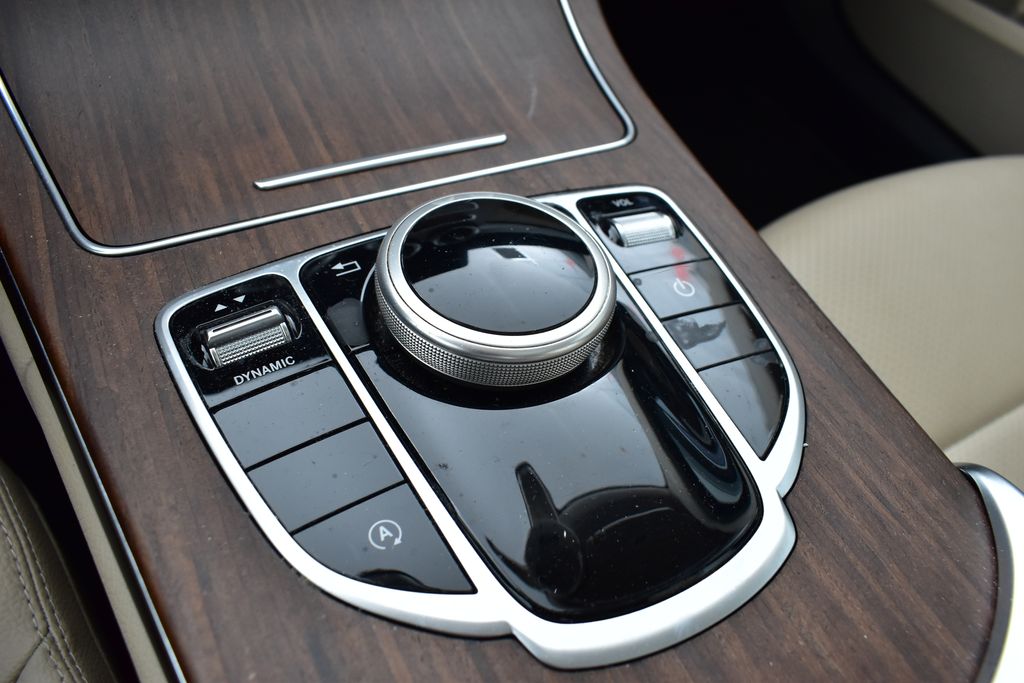 Thumbnail: 2019 Mercedes-Benz C-Class - 23