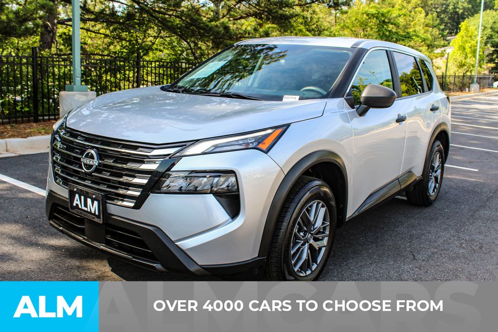 Used 2024 Silver Nissan S image 3