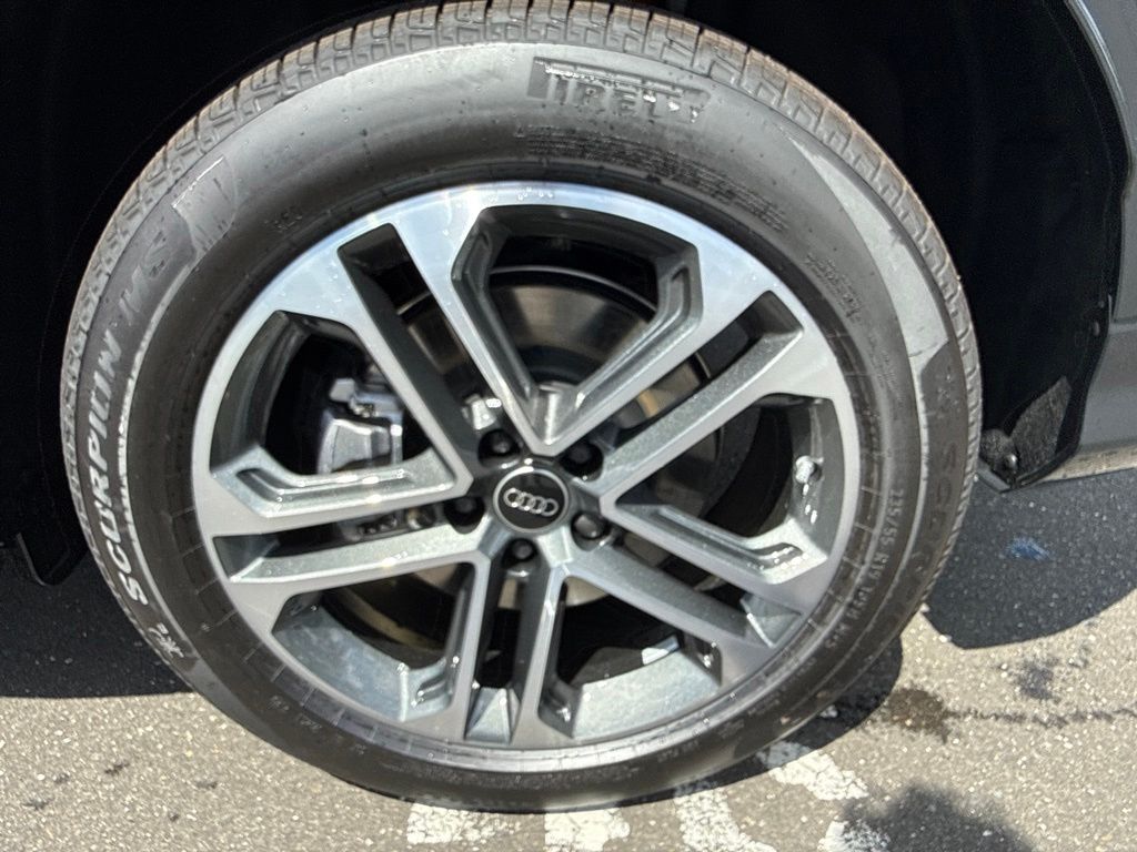 Thumbnail: 2026 Audi Q5 - 11