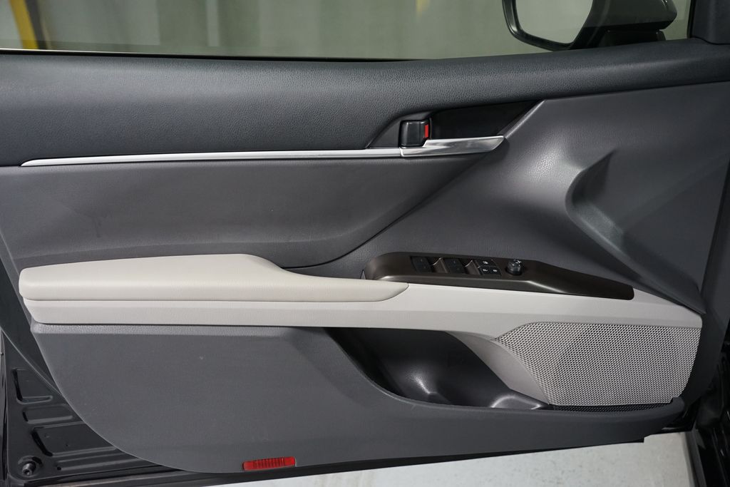 Thumbnail: 2023 Toyota Camry - 28