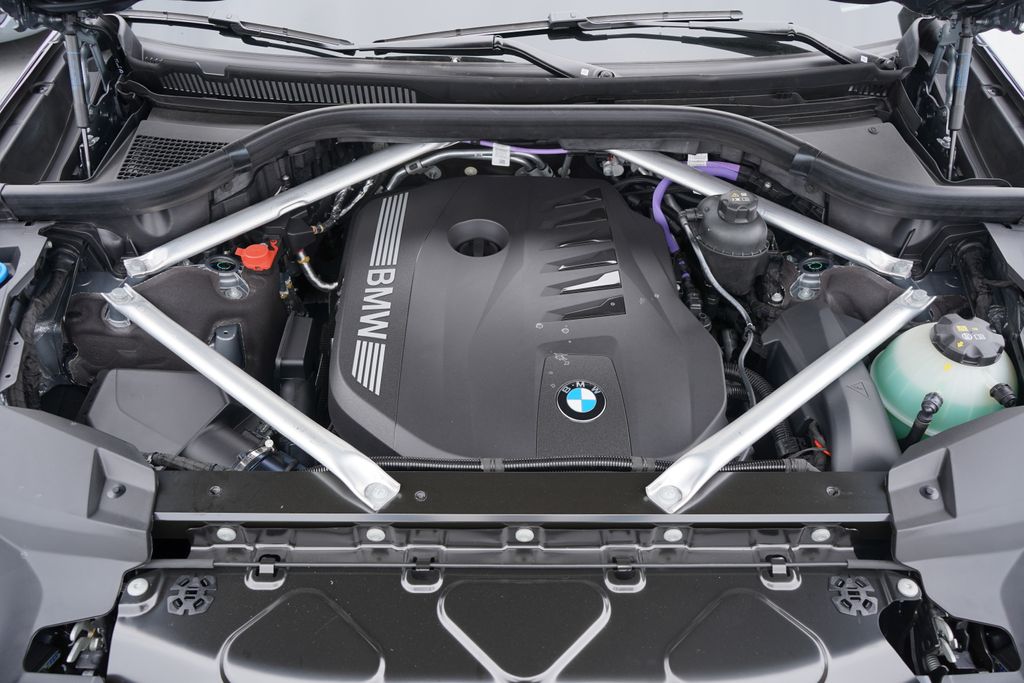 Thumbnail: 2025 BMW X7 - 21