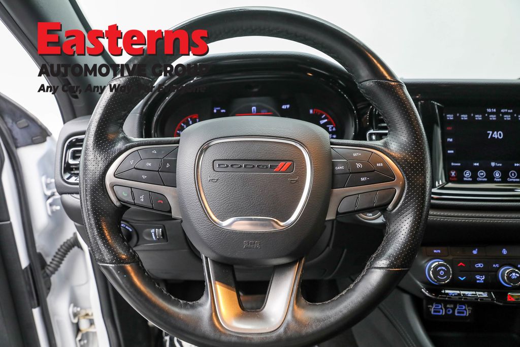 Used 2023 White Dodge SXT image 10