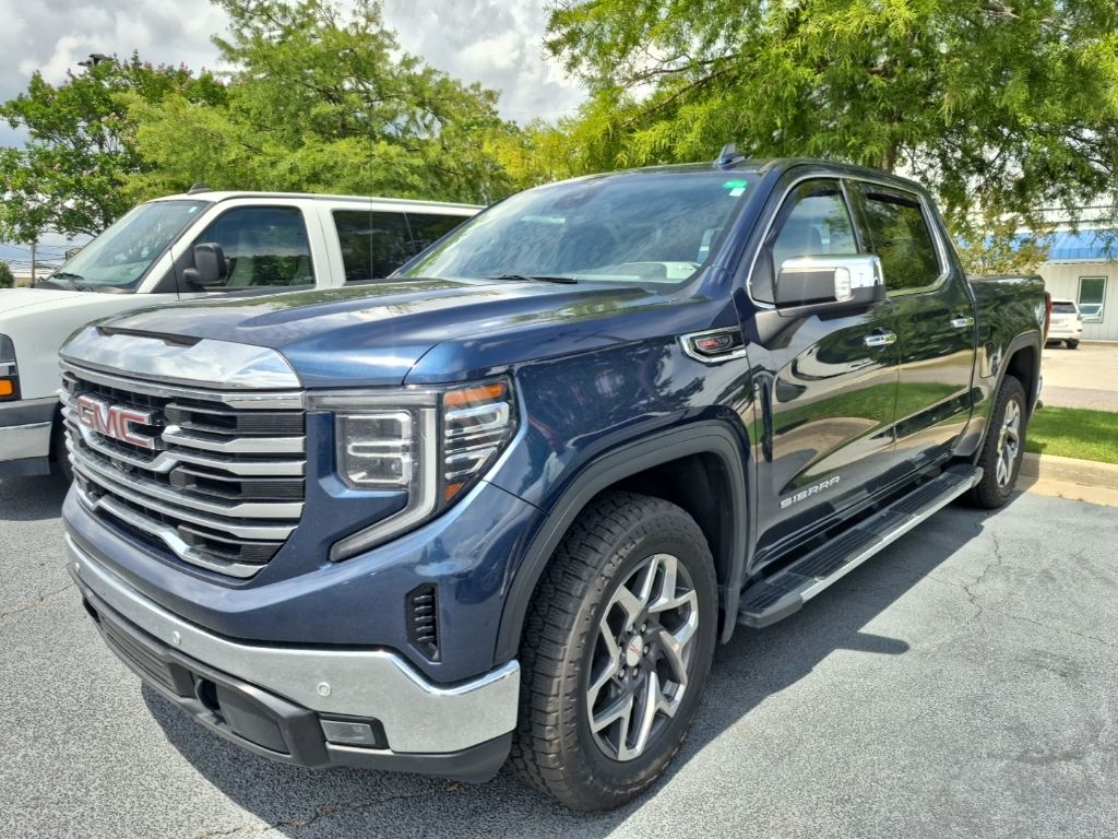 2023 GMC Sierra 4WD Crew Cab Short Box SLT's photo