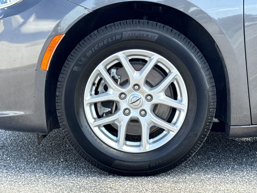 Used 2022 Chrysler Pacifica Van