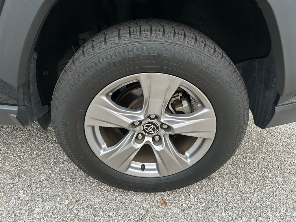 Thumbnail: 2022 Toyota RAV4 - 7