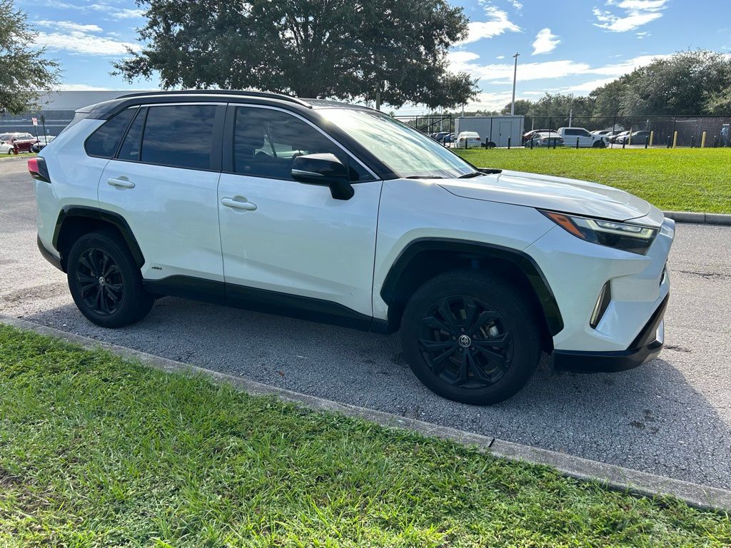 Thumbnail: 2022 Toyota RAV4 - 7