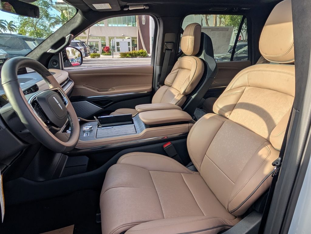 new 2026 Lincoln Navigator car, priced at $123,415