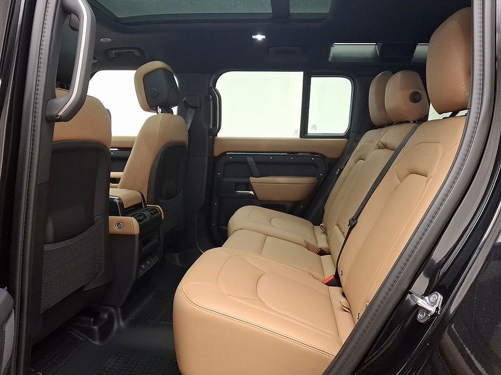 Thumbnail: 2025 Land Rover Defender - 6