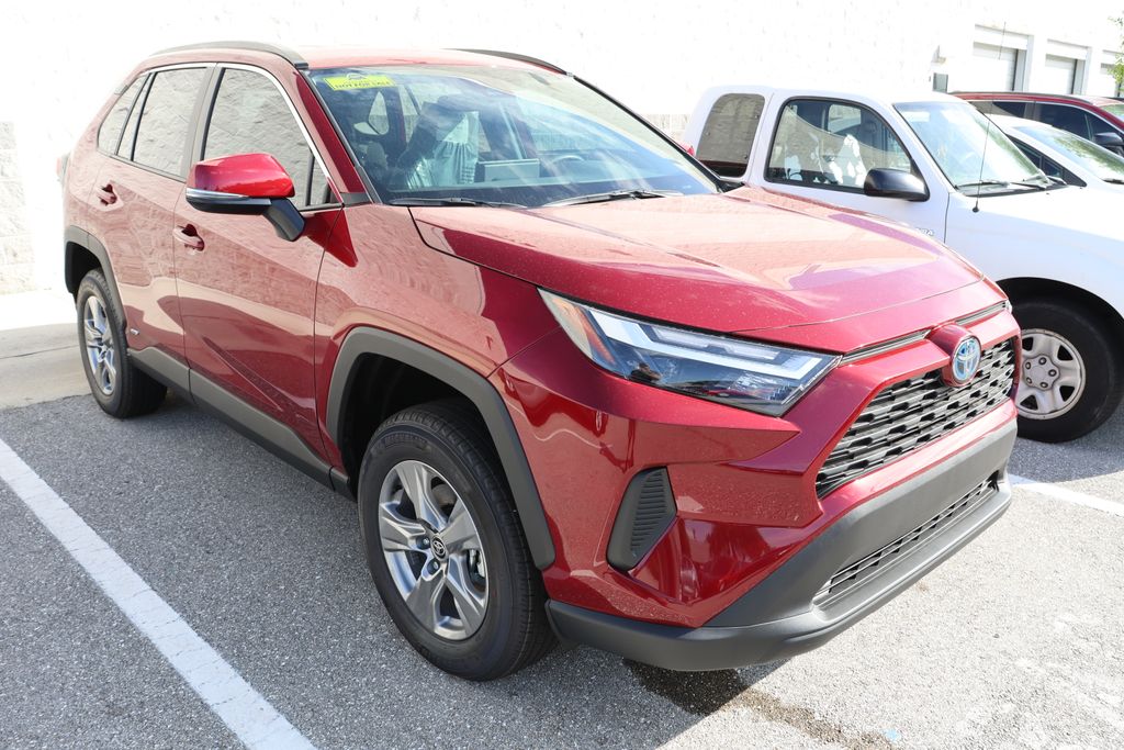 2024 Toyota RAV4 XLE 6