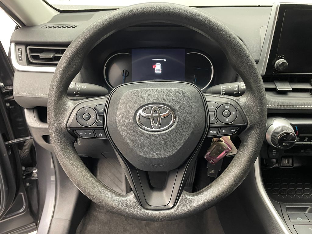 Thumbnail: 2023 Toyota RAV4 - 20