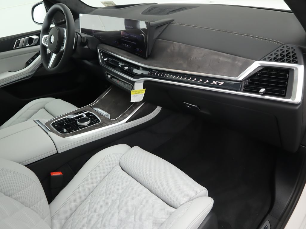 Thumbnail: 2026 BMW X7 - 17