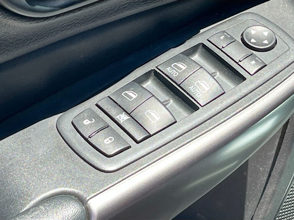 Used 2021 Silver Jeep Limited image 18