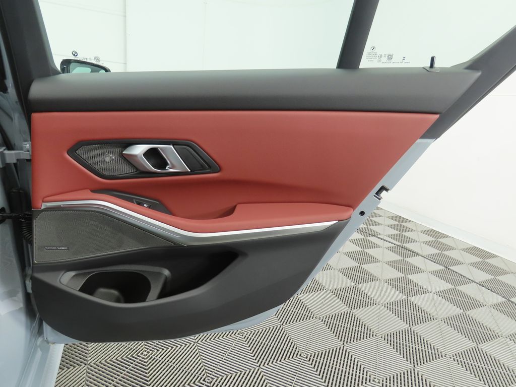 Thumbnail: 2026 BMW 3 Series - 26