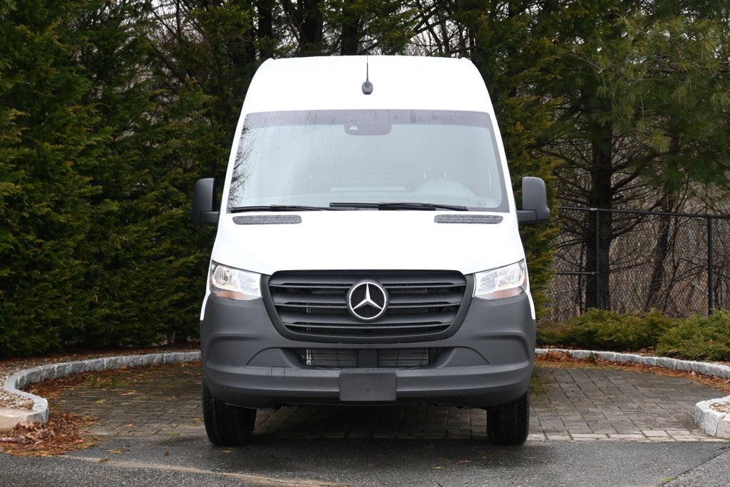 2024 Mercedes-Benz Sprinter 2500 10