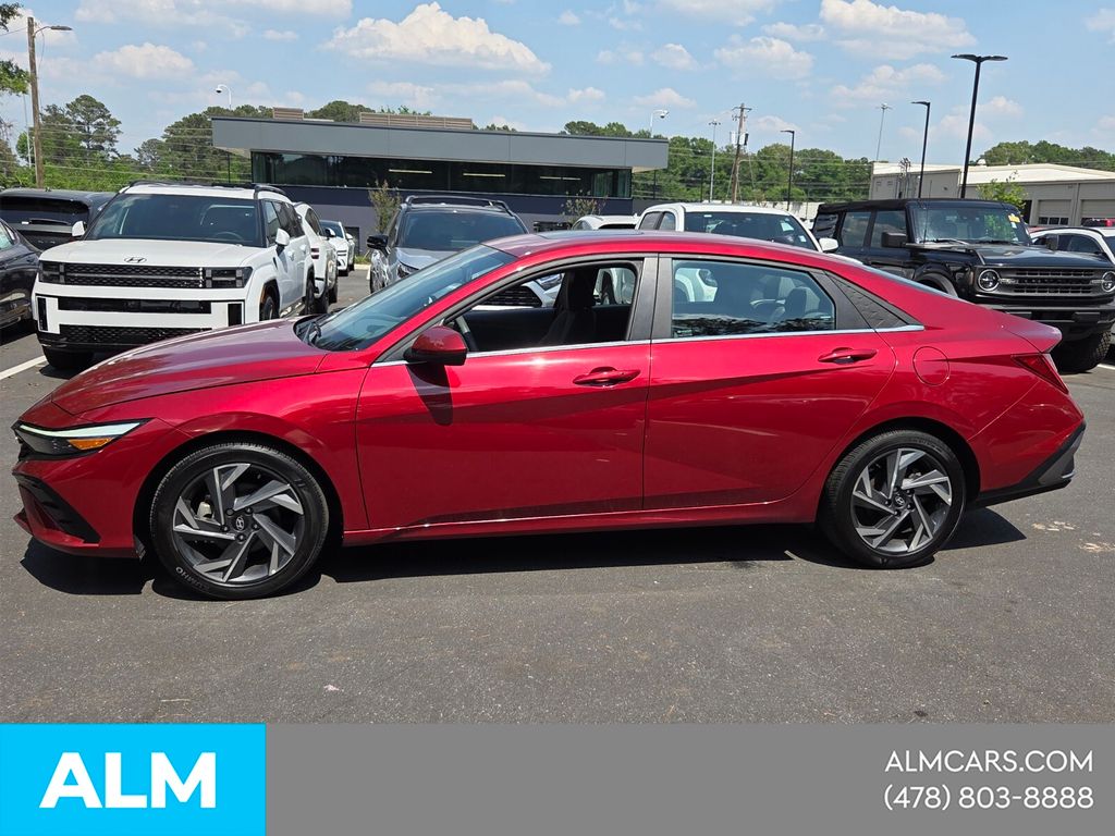 Used 2024 Red Hyundai SEL image 3