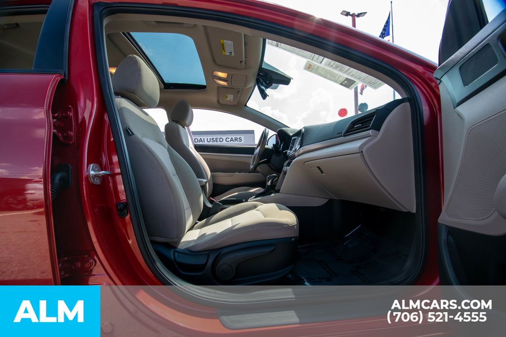 2020 Hyundai Elantra Value Edition photo 8